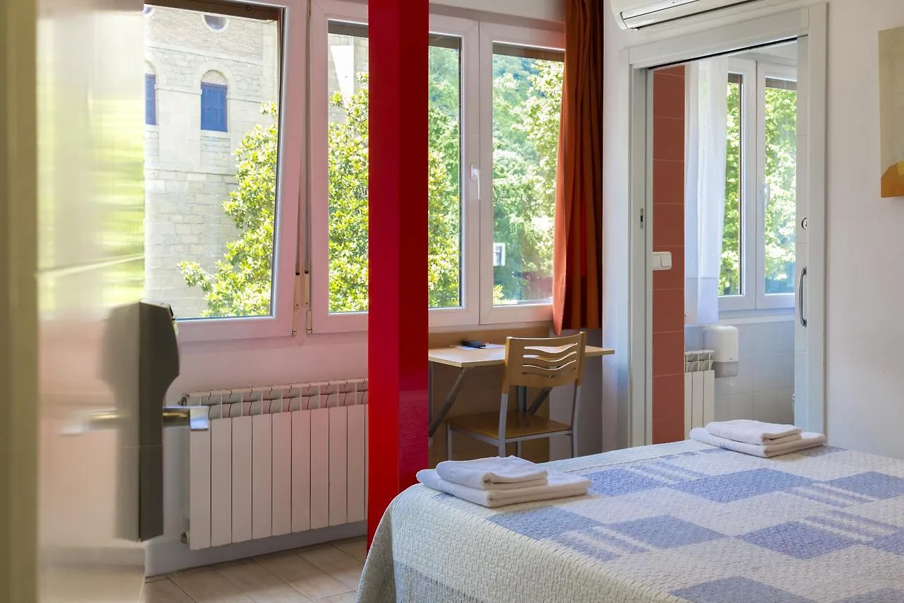 Hotel Ekia Pentsioa Zarautz 2*,